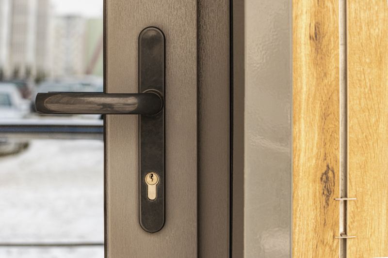 Jak zrozumieć wymiary drzwi zewnętrznych: interpretacja liczb opisujących drzwi wejściowe do domu